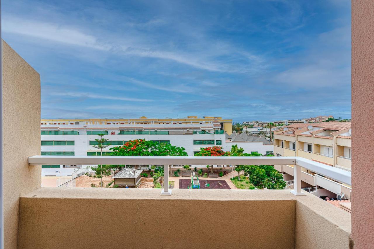 Red Large Family Apartment, Three Floors, 10 Guests Costa Adeje  Zewnętrze zdjęcie