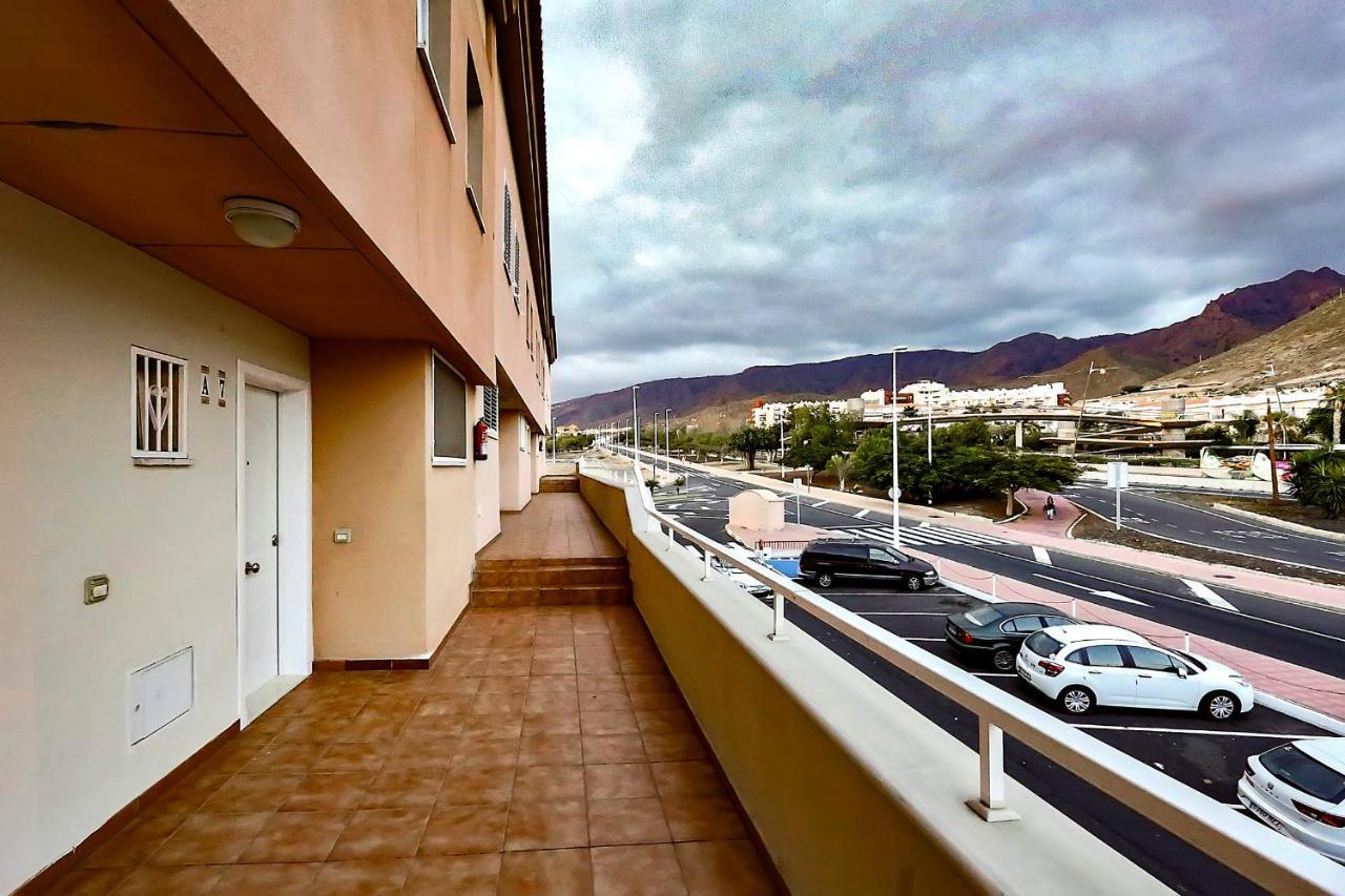 Red Large Family Apartment, Three Floors, 10 Guests Costa Adeje  Zewnętrze zdjęcie