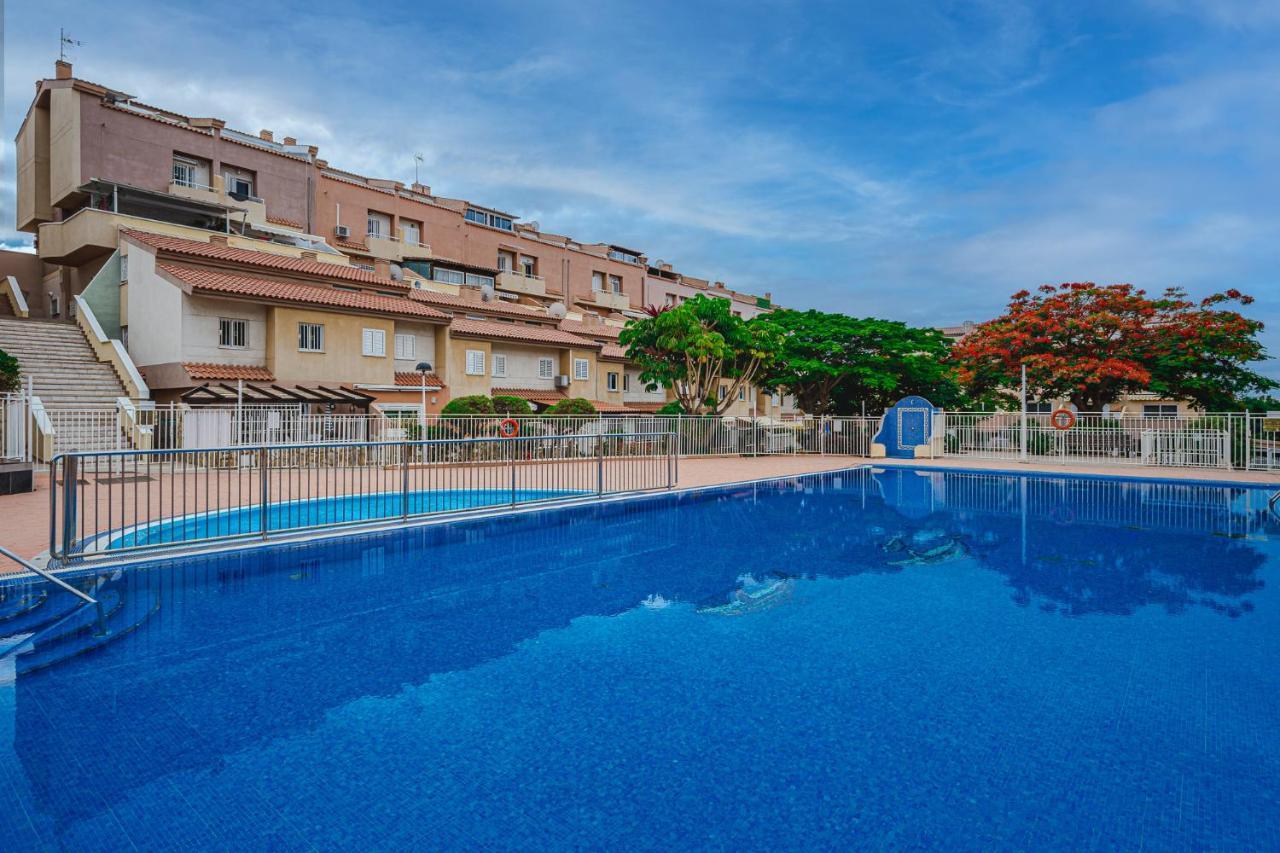 Red Large Family Apartment, Three Floors, 10 Guests Costa Adeje  Zewnętrze zdjęcie